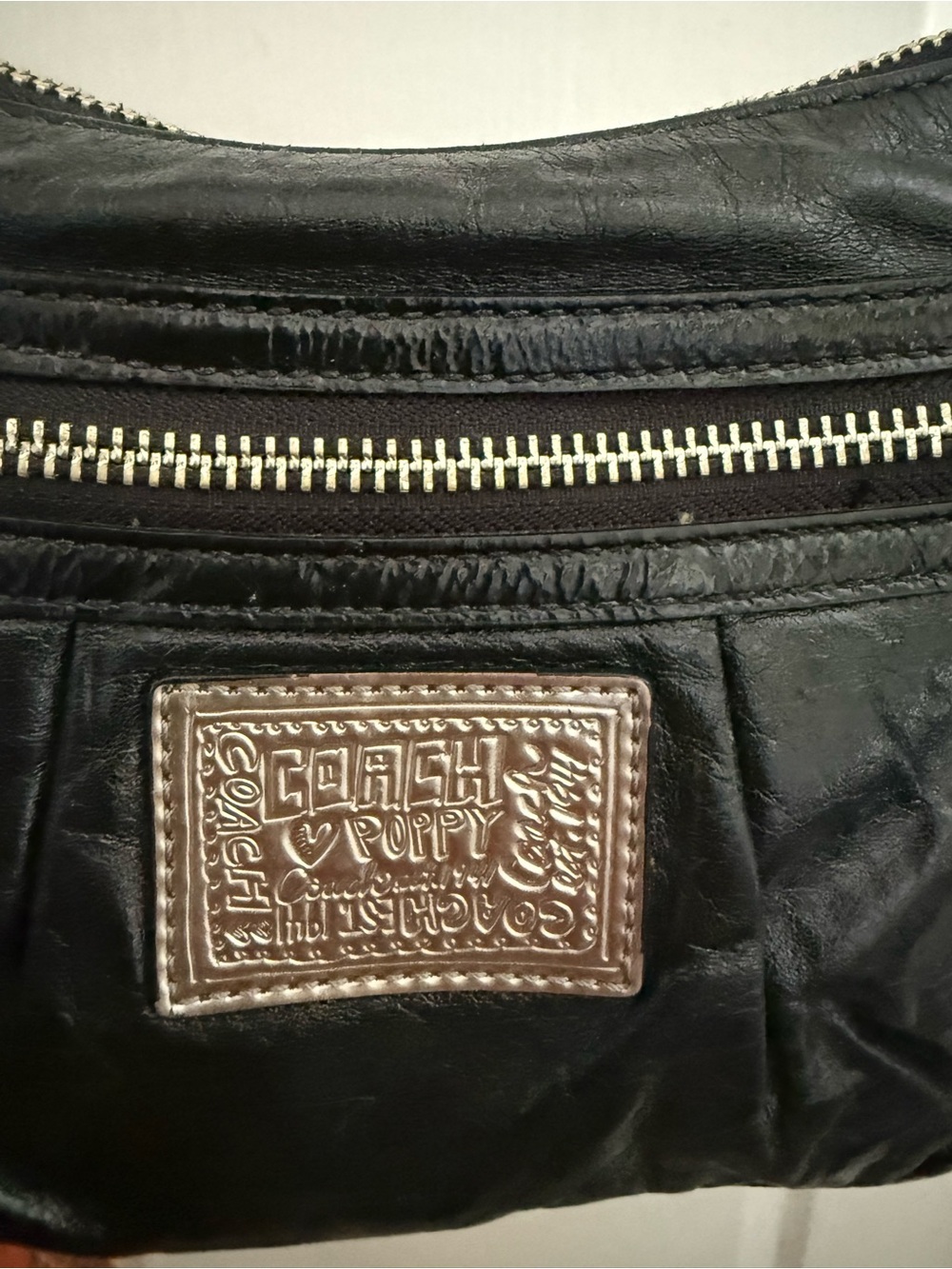 Coach POPPY Black Leather Shoulder Bag with Silver Hardware & 3 Coach Charms - Picture 2 of 6